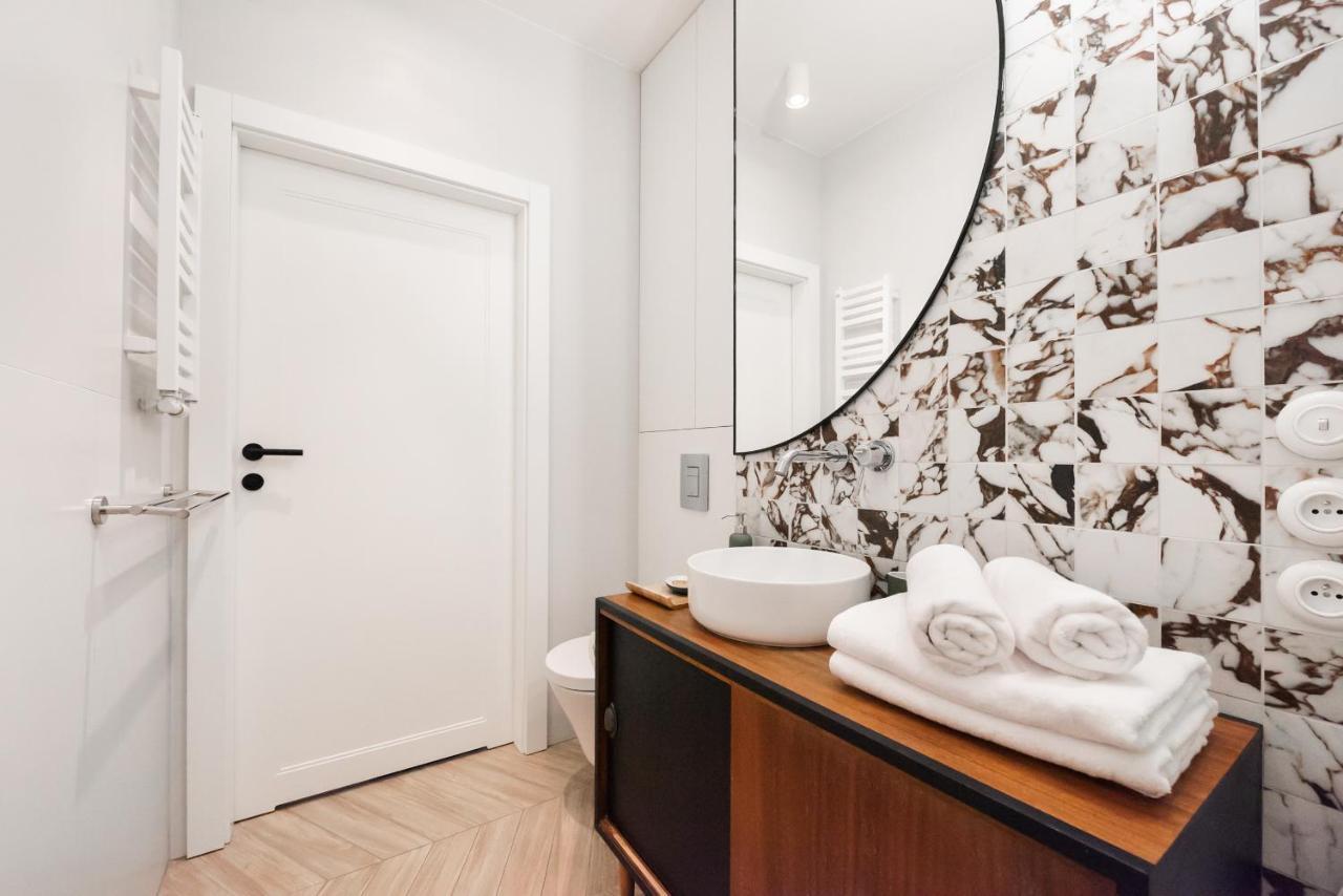 Postepu Comfort Apartment ワルシャワ エクステリア 写真